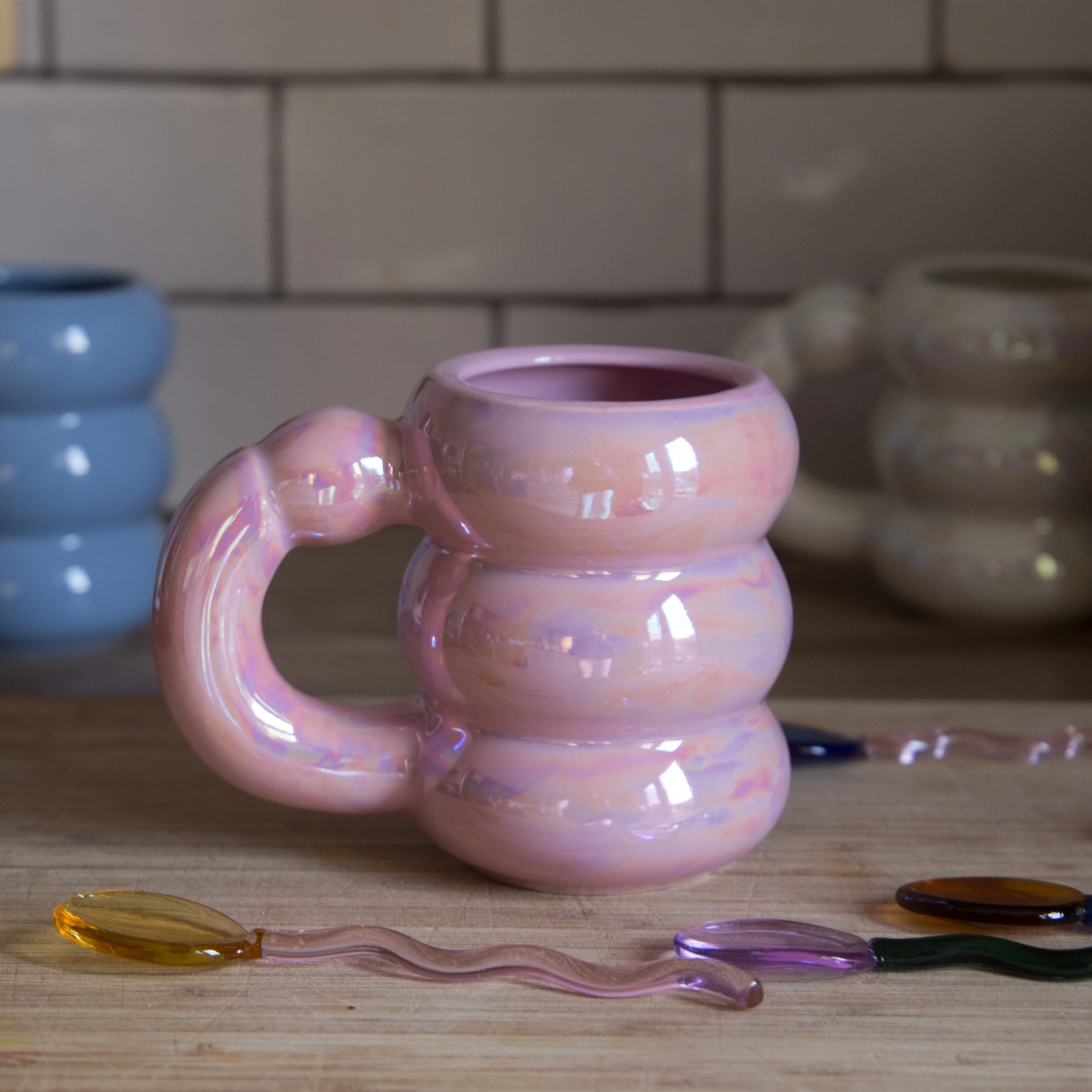 Ivore Group Ceramic Circle Bubble Mugs in Various Colours - Image 5