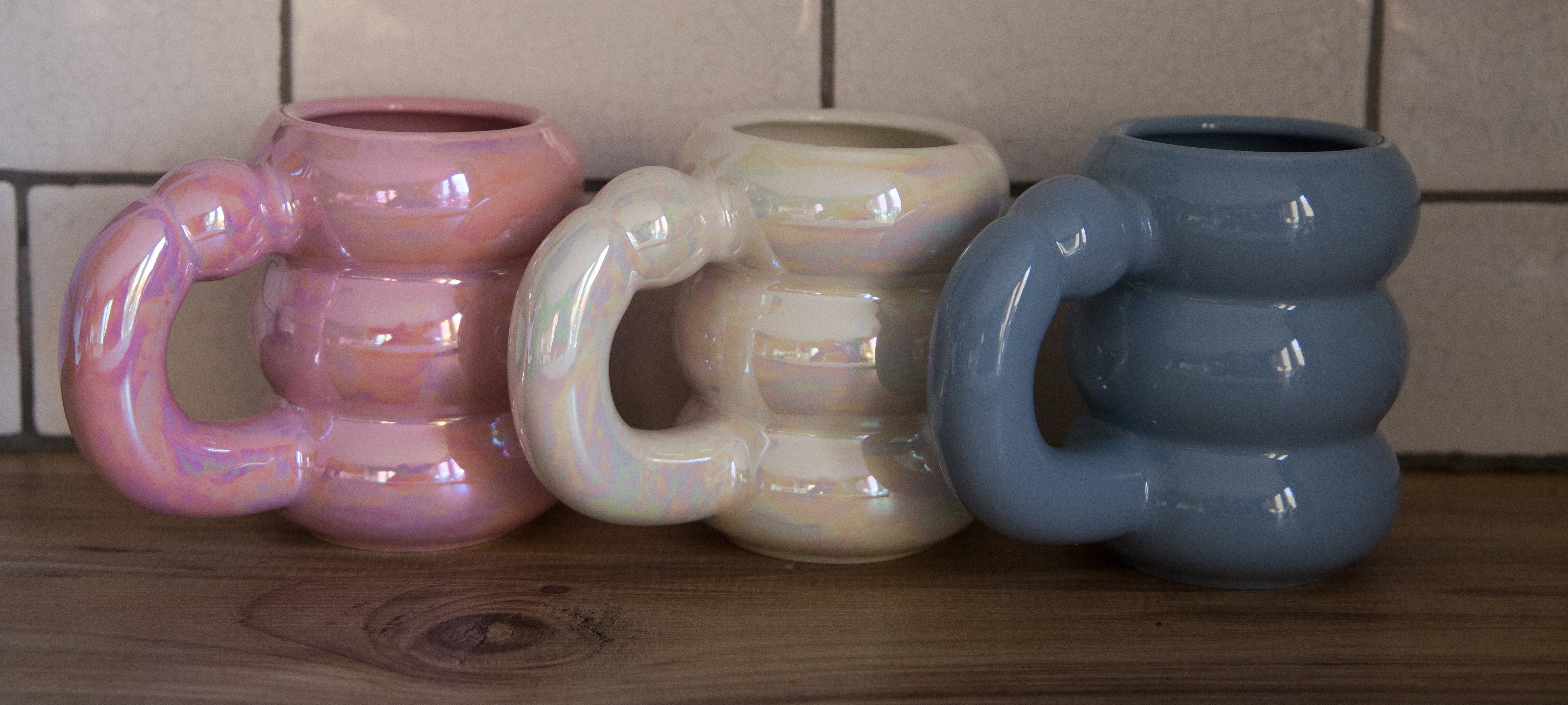 Ivore Group Ceramic Circle Bubble Mugs in Various Colours - Image 6