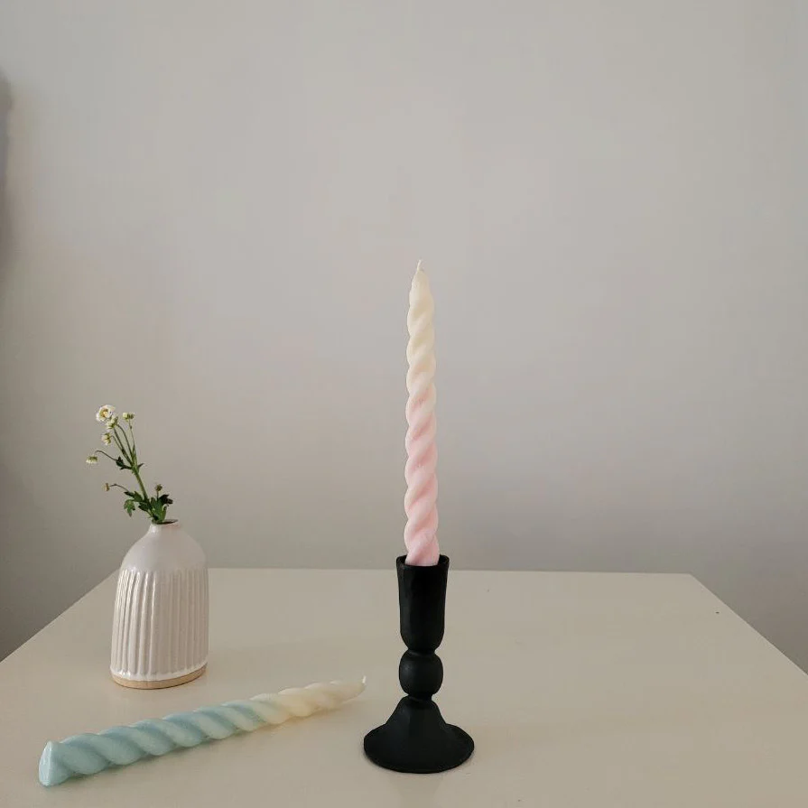 Soie Soy Wax Twirl Ombre Taper Candle - Image 3