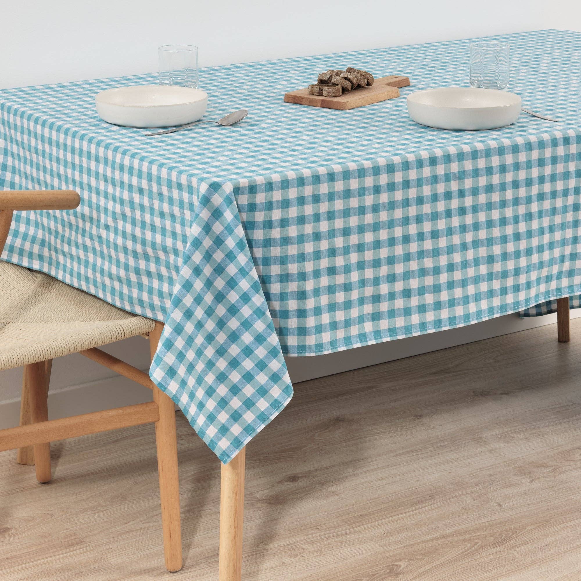 SG Hogar Light Blue Gingham Tablecloth in Various Sizes - Image 7