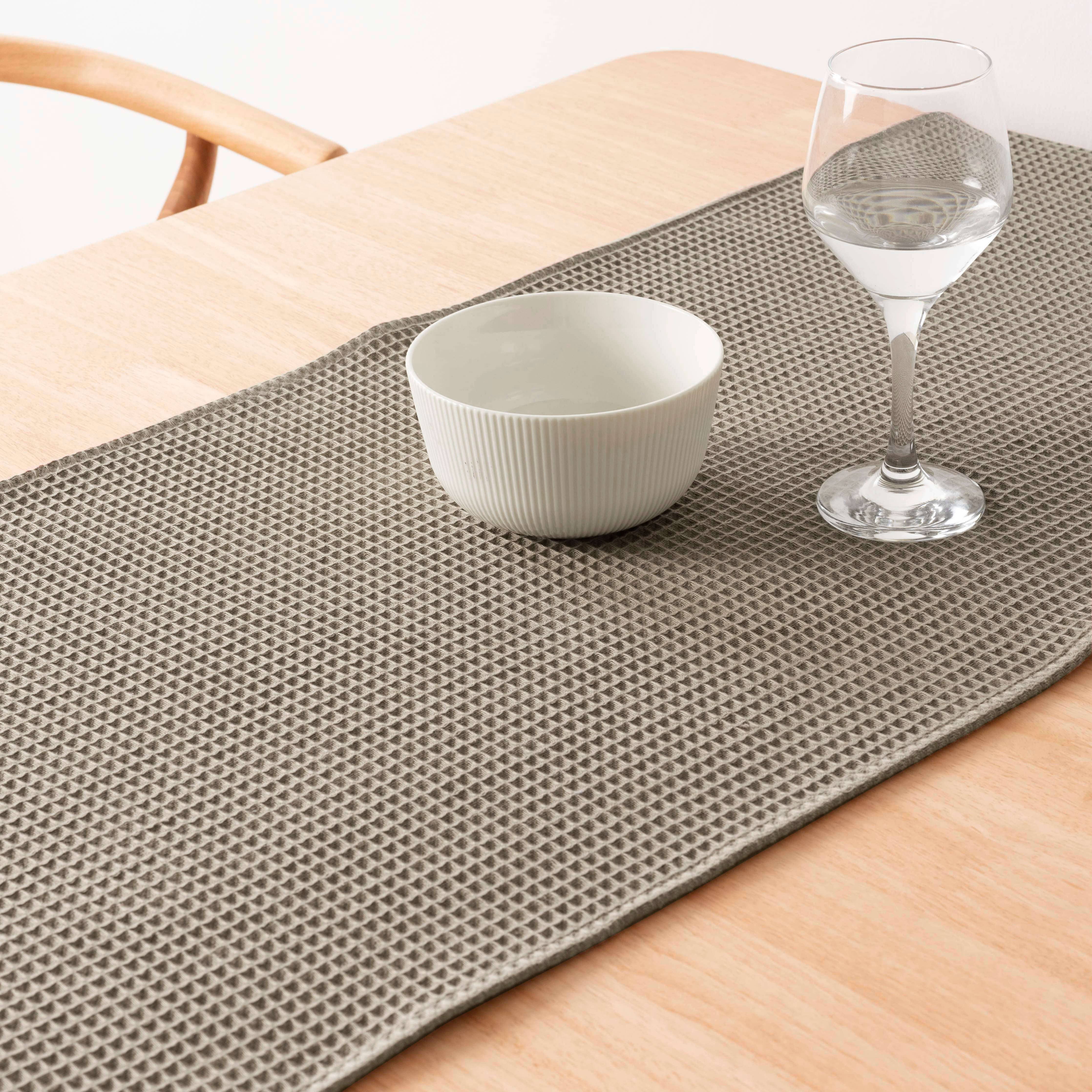 SG Hogar Waffle Table Runner in Walnut Brown - Image 3